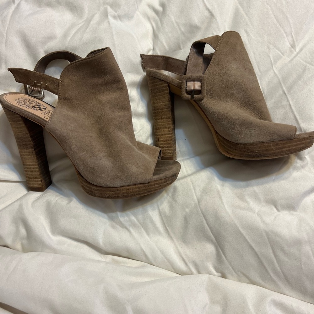 Vince Camuto Women’s suede sandals size 7.